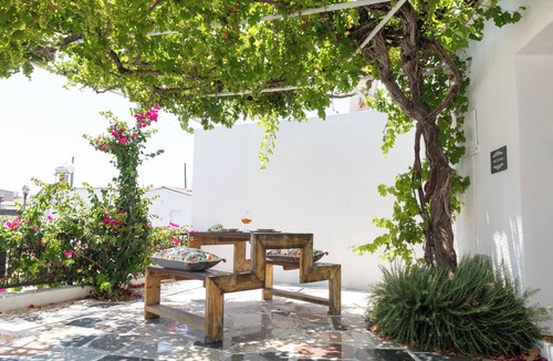 Akrotiri Villa | VINE COTTAGE Cyprus · Limassol Vine cottage| Akrotiri Seaside Retreat