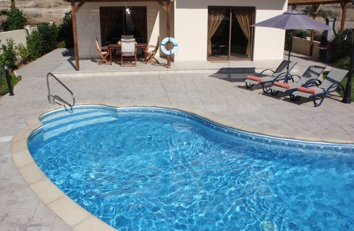 Pissouri Villa | Vineland Cottage . Free Wi-Fi . Big pool with walk in steps