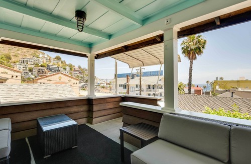 Avalon Cottage | Walk to Beach: Catalina Gem w/Deck!
