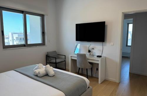 Acropolis Apartment | WealthyStays Parkside Residence