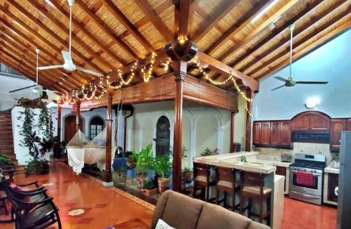 Granada House | Welcoming 3-bedroom house with AC in charming Granada