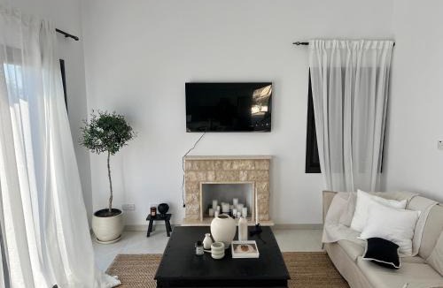 Pissouri House | Zeus Holiday Home