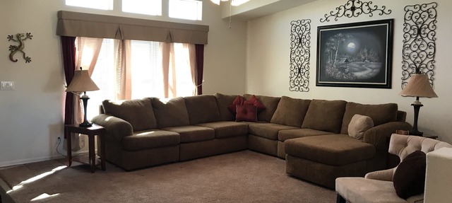 Spacious Mountain View Property with no Snow! in Apache Junction