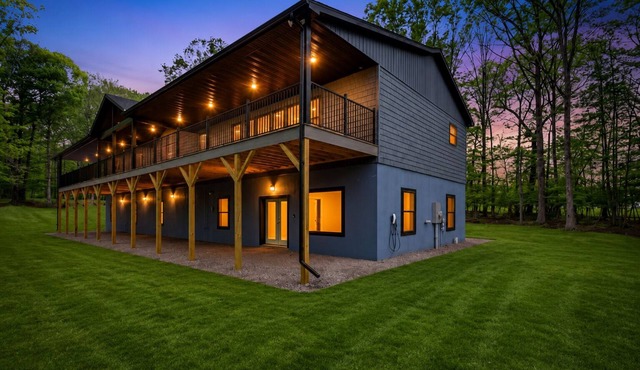 13 Bed/12 BA Pickleball Basketball Game Room WIFI Fire Pit FREE EV CHRG Secluded in White Haven