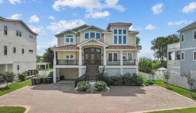 1350 - Panache - Soundfront Retreat w/Pool, Private Dock & Hot Tub in Corolla