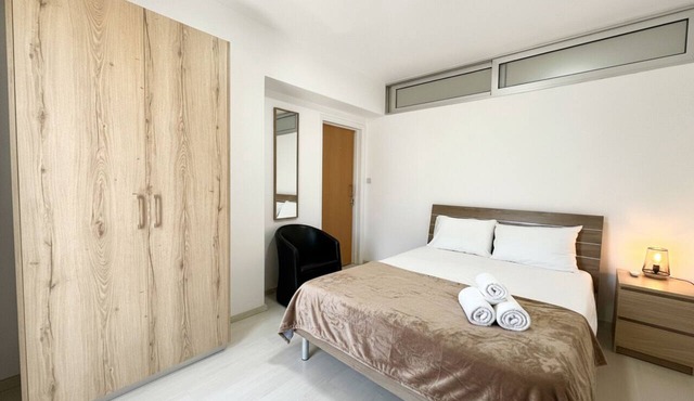 17 LCA 106 - Stay Finikoudes Nest 3 in Larnaca