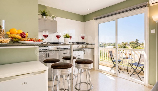 1BR Apartment Near Beach - Suze by Premier in Pernera