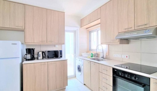 2 Apts | 14 guests | City Centre | 100 MBit W-lan in Larnaca