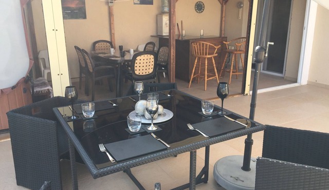 2 Bed Flat - Sleeps 4 - Pool - Parking - Wifi in Xylofagou