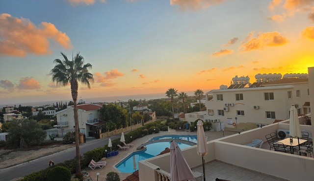 2 Bed Townhouse in Peyia Paradise