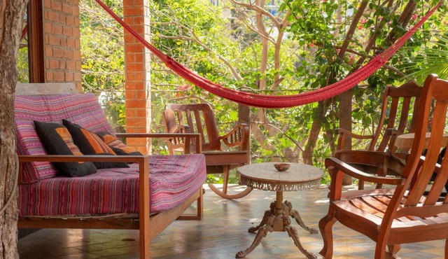 2 bedroom apartment in lush garden, 3 blocks from beach and center of San Juan in San Juan del Sur