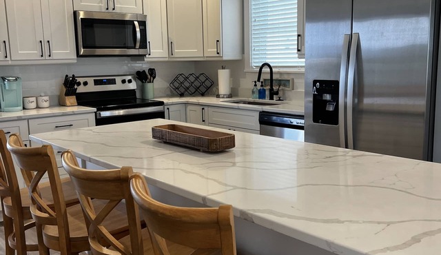 “2 Impulsive” Luxury Condo Steps from the beach in the Beach Club at Whalehead in Corolla