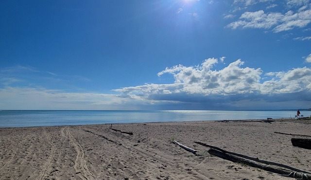 2 Private Beach Front Cottages on the Lake in Beautiful Port Stanley in Port Stanley