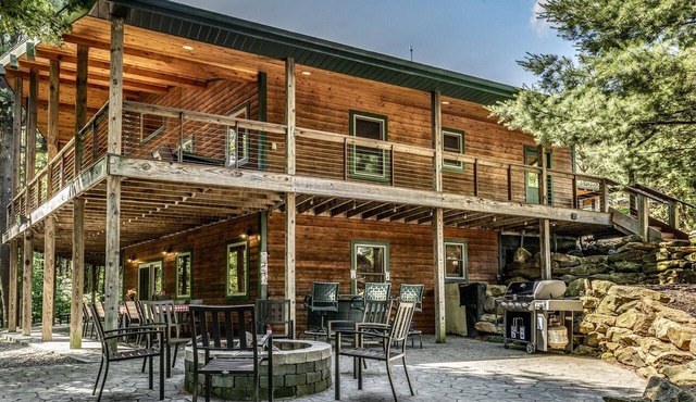 200-Acre Group & Reunion Lodge near Cook Forest — PA WILDS, Sleeps 18 in Shippenville