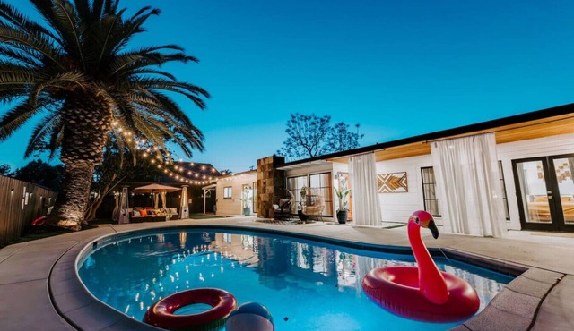 25% off, Private Pool Hot Tub BBQ Chef’s Kitchen CentralSD 4 mins to SDSU in La Mesa