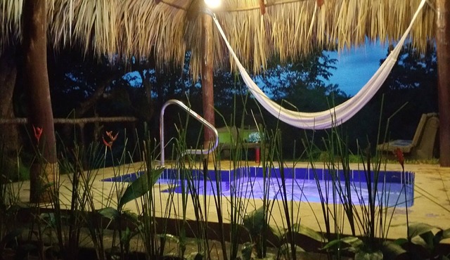 2km from town fully equipped 2B/2B with Outdoor Jacuzzi and shared pool in San Juan del Sur