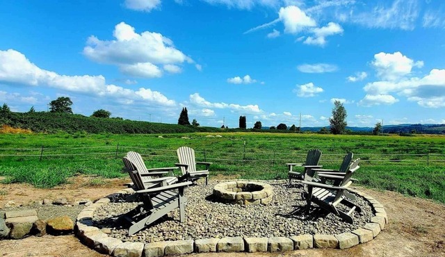 3-bedroom barndominium on a family farm in charming Clatskanie countryside in Clatskanie