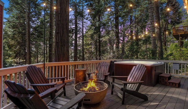 3-bedroom cabin in Lake Arrowhead: hot-tub, forest view, pet-friendly in Lake Arrowhead