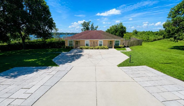 3BR 2BA Modern Spacious Lake Home 4Miles LEGOLAND - 1724 in Winter Haven