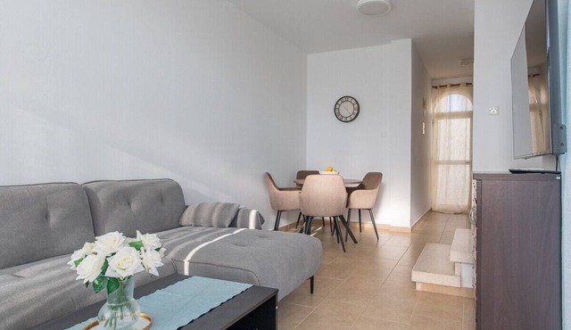 3BR Sunset View Retreat Steps from the Beach in Oroklini