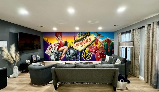 3BR Vegas Home Near the Strip, Allegiant & Airport Sleeps 8 in Las Vegas