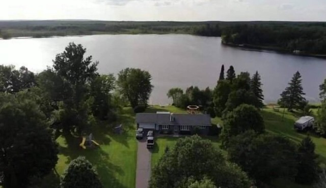 5 bedroom 3- bath 8 people capacity pontoon included in Winter Wis. in Winter