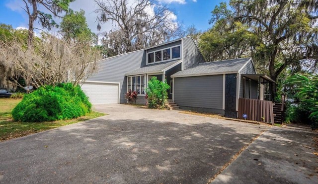 5 Large Bedrooms | Game Room | Patio in Tampa