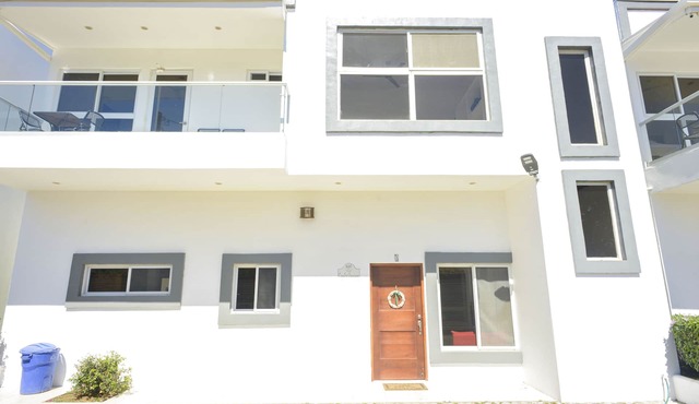 5 minutes to the beach family two-story townhouse! 3 bedrooms & an indoor pool! in San Juan del Sur