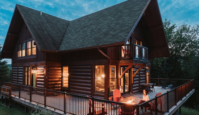 5BR Tremblant Chalet | A/C, Firepit & Lake View in Lac-Supérieur