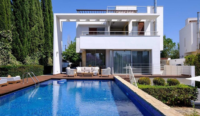 Akamé Luxury Beach Villa by Nomads