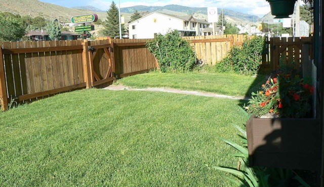 All the Comforts Of Home Surrounded By The Rocky Mtns. & Yellowstone Park in Gardiner