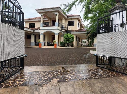 Apartamento con piscina in Managua
