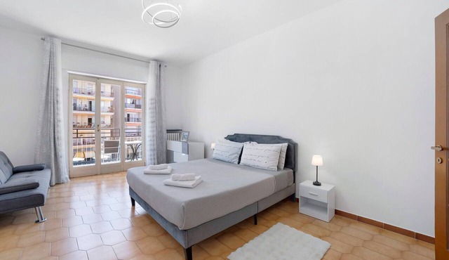 Apartment 'Isabella' with Balcony, Wi-Fi and Air Conditioning in Pallanza