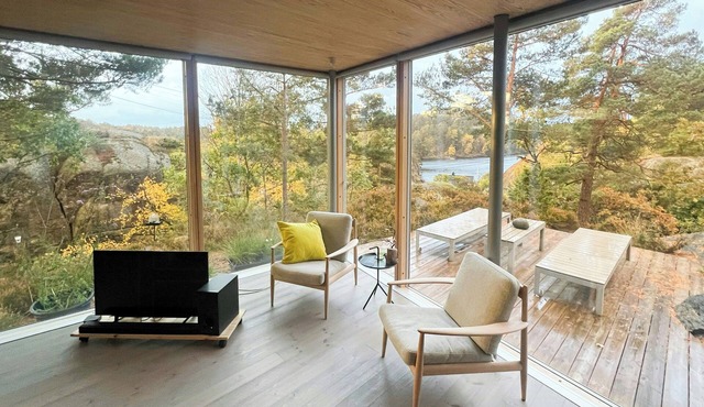 Architect-designed cabin with fjordviews in Risør