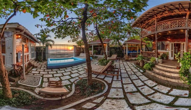 Balcony Bedroom Suite w Romantic Sunsets - AC - Pool in Pochomil