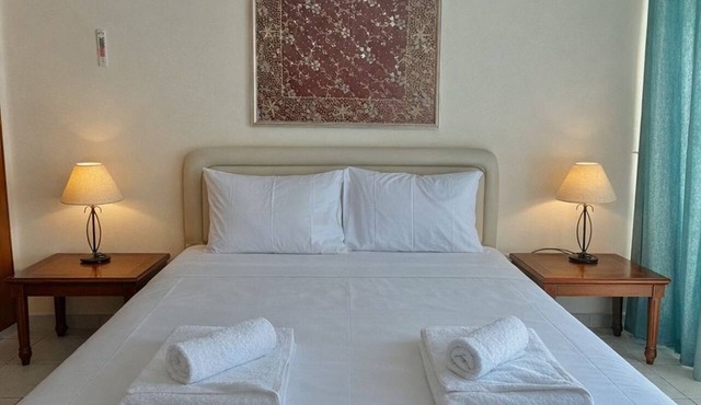 Bayview Terraces – Cozy 1BR Haven in Parekklisia