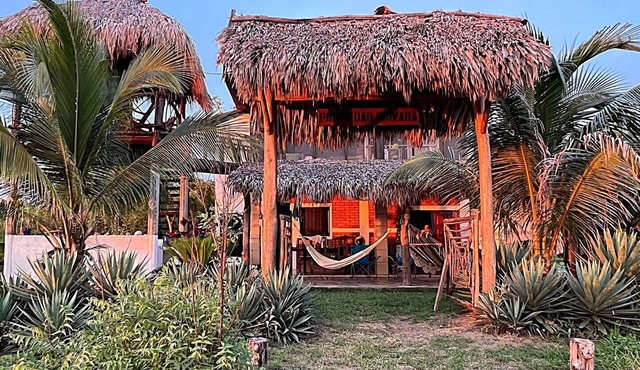 Beach House Nicaragua with pool & outdoor kitchen/Maison de plage Nicaragua in Quizala