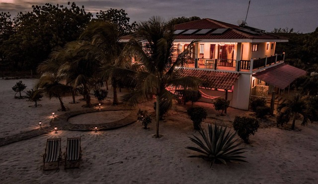 BEACH VILLA - BEACHFRONT - A/C/HOT SHOWER in Popoyo