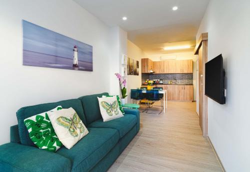 Beach Walk - Central, Cool, Cute, Convenient in Limassol