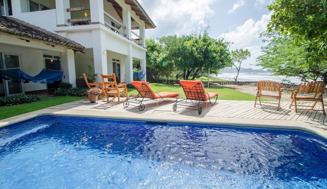 Beachfront 4BR/4.5BA With Pool Right On Colorados Surf Break! in Tola