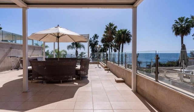 Beachfront Luxury Living Limassol in Limassol