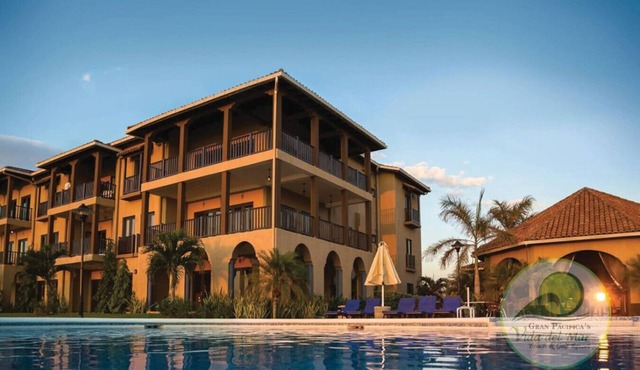 Beachfront Luxury Suite for up to 6 people! in Managua