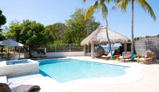 Beachfront Villa with Private Pool - 5 Bedrooms in El Velero