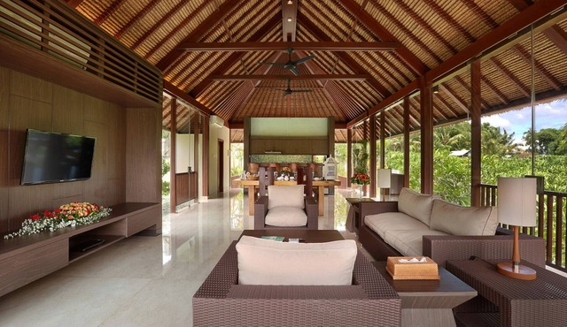 Beautiful 2BR Villa, 4Min Drive To Tegenungan Waterfall! - W/Swimming Pool! in Ubud
