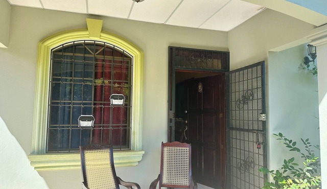 Beautiful bedroom shared house in charming León awaits you in León