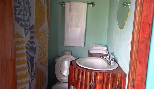 Beautiful one bedroom with balcony and partial ocean view in Corn island