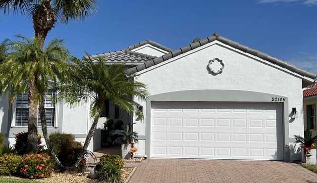 Beautiful updated pool home in a quiet, gated community. in Estero