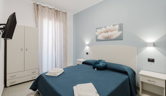 Bed and Breakfast Champagneria 'Room 1' with Shared Terrace, Wi-Fi and Air Conditioning in Castelvetrano
