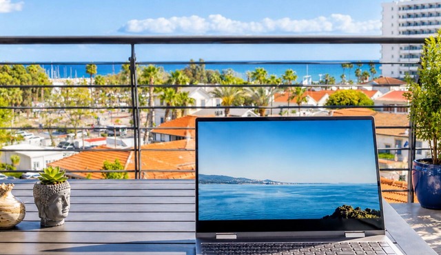 Best Seaview in Larnaca - 2 BDR Apt - 3 Min Walk to Beach l Private Parking