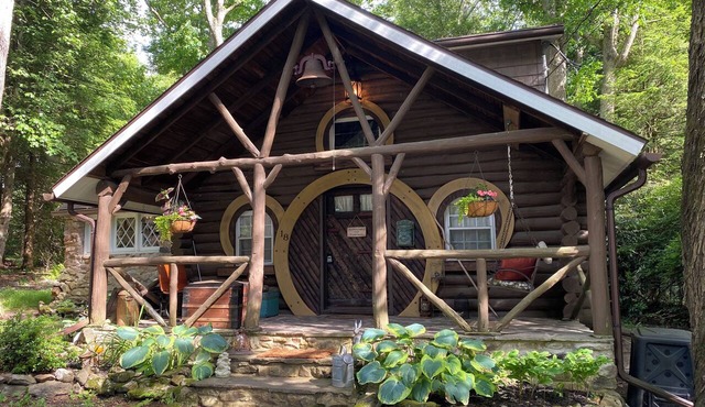 Bilbo’s Burrow~Cozy Hobbit Hole in the Pocono Mountains in Jim Thorpe